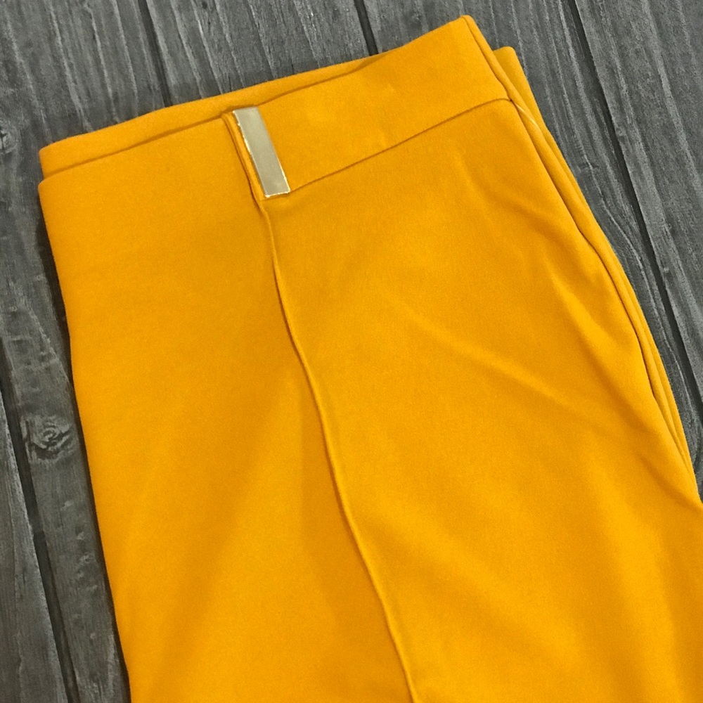 Plus Size Golden Hour Crepe Buckle Side Pants - Picture 9 of 11